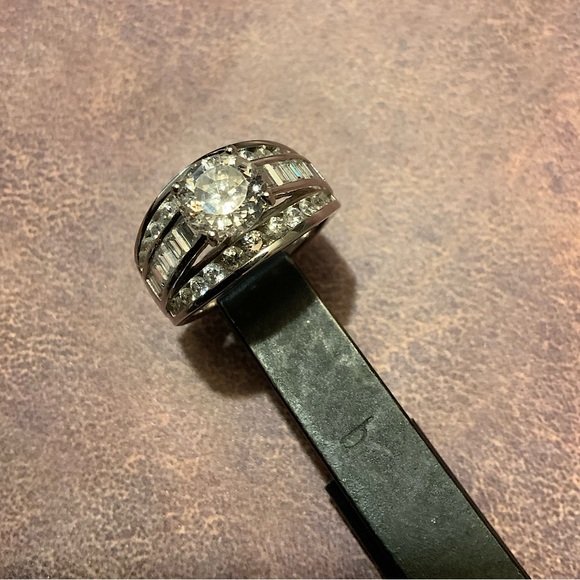 NWOT Solitaire Engagement Ring w/ CZs Sz 6.75 - JTV - Sterling Silver - Picture 1 of 11